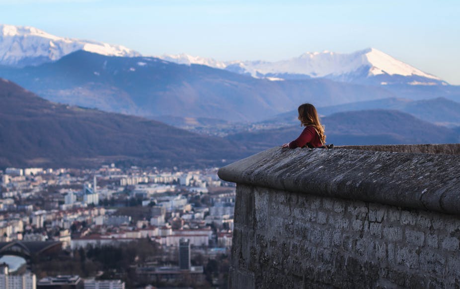 Vue de Grenoble depuis le fort de la Bastille. Sophie Keen/Unsplash, CC BY-SA